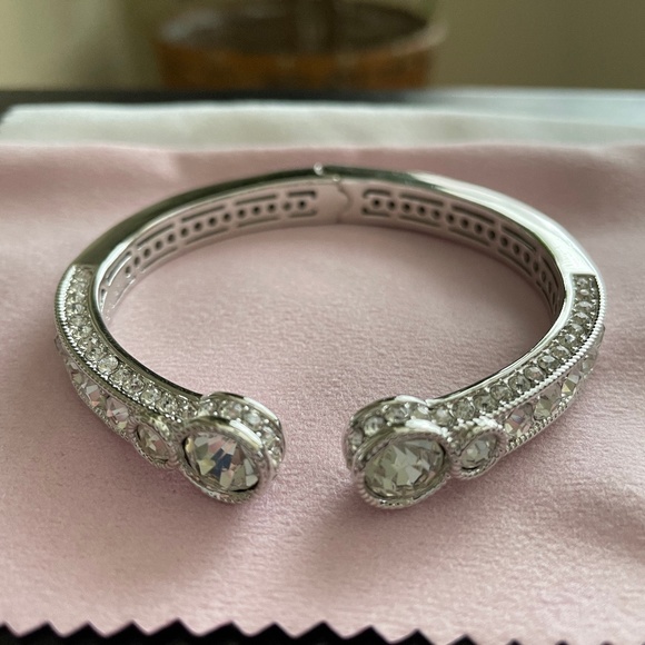 COPY - Joan Boyce "Diamond" cuff bracelet - Picture 3 of 4